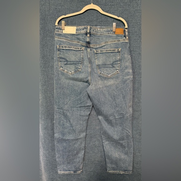 AE strigid distressed mom jean- 14 short NWT - Picture 2 of 3